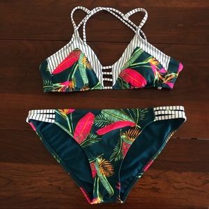 Xhilaration Tropical Stripe Bikini Set